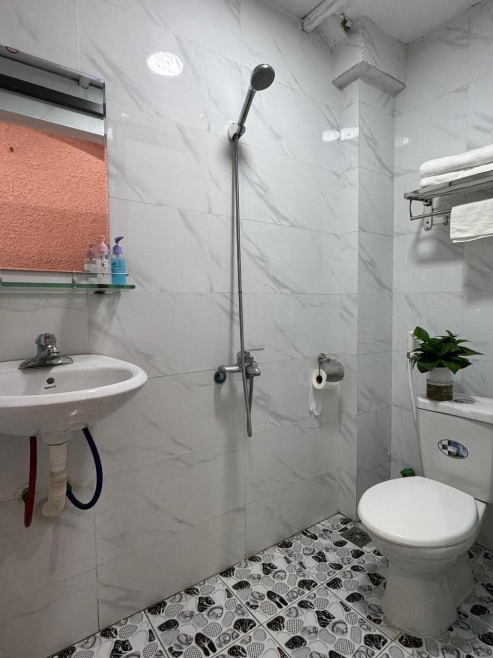 Quynh Moon Homestay Ханой Екстер'єр фото